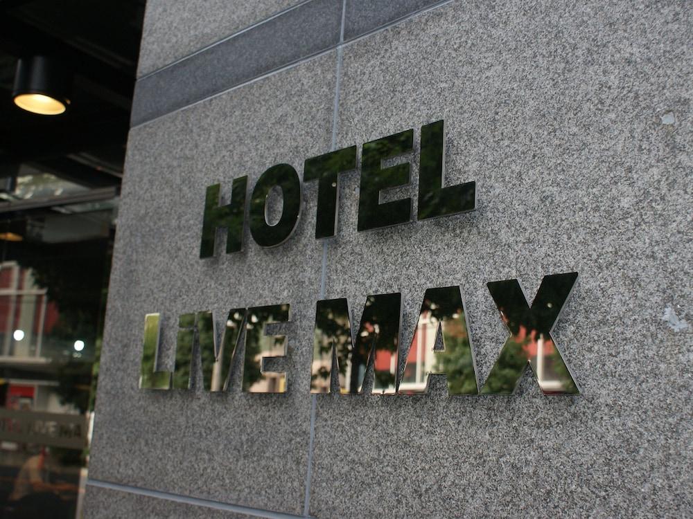 Hotel Livemax Budget Esaka Suita Exteriér fotografie